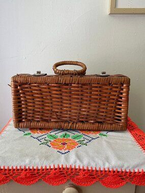 Vintage Wicker Basket Bag!